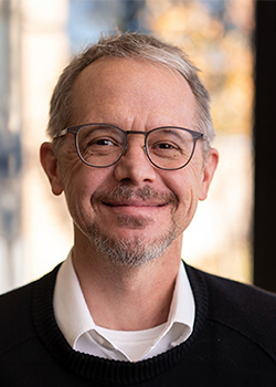 headshot of jim agutter